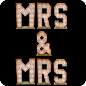 Lichtletter woord: MRS & MRS