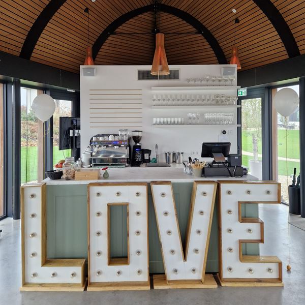 Lichtletter woord: Love