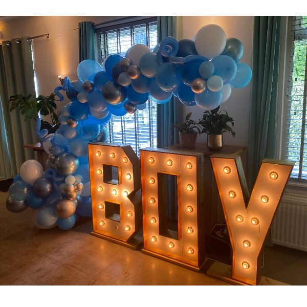 Lichtletter woord: Boy