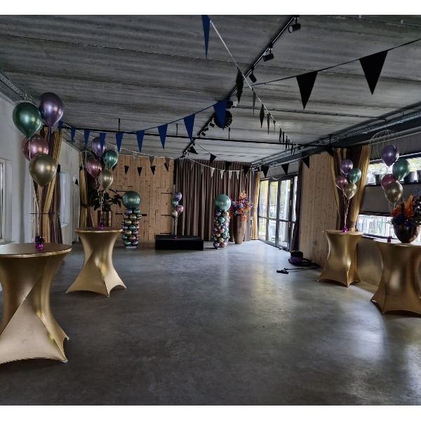 Tafel decoratie met 4 Chrome heliumballonnen