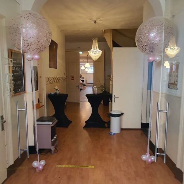 Vloer decoratie 90 cm heliumballon incl. confetti